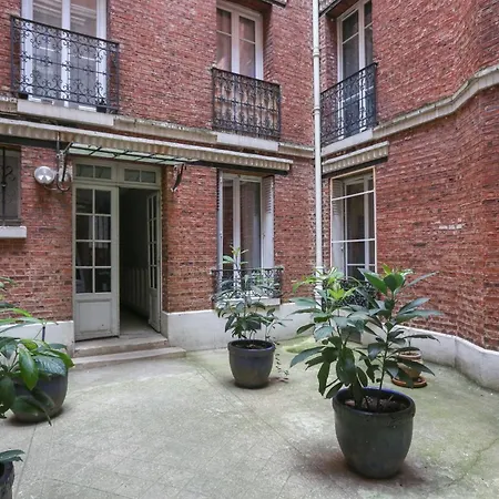 Bright 37 M Near Batignolles * Paris